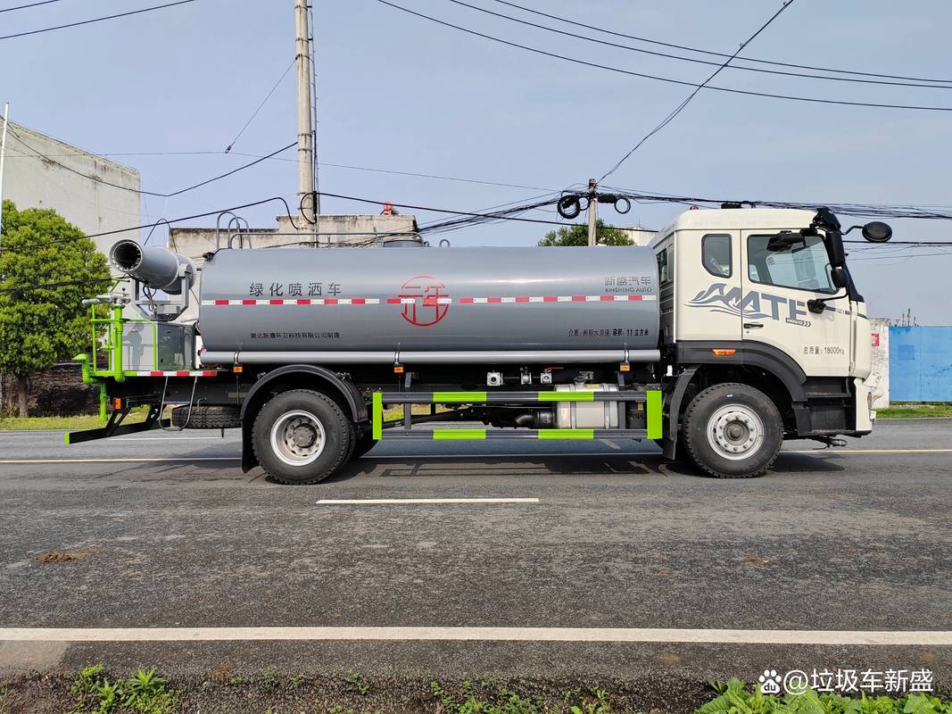 揭秘小型四噸灑水車關鍵參數如何高效作業